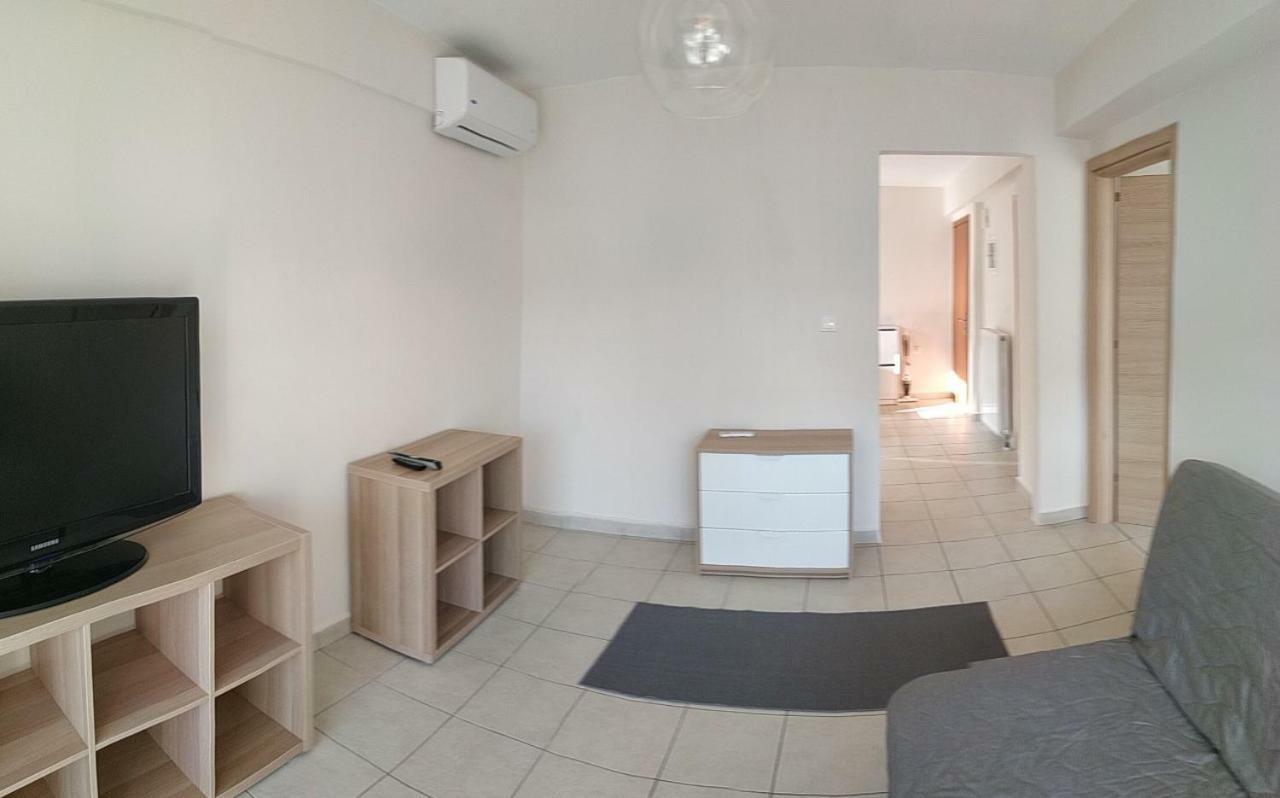 Ourania'S Apartments Kamena Vourla Exterior photo